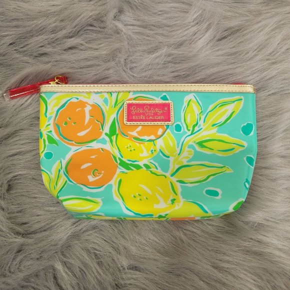 Lilly Pulitzer makeup bag with 3 full size Ipsy products & 2 sample size NWT - Picture 2 of 13